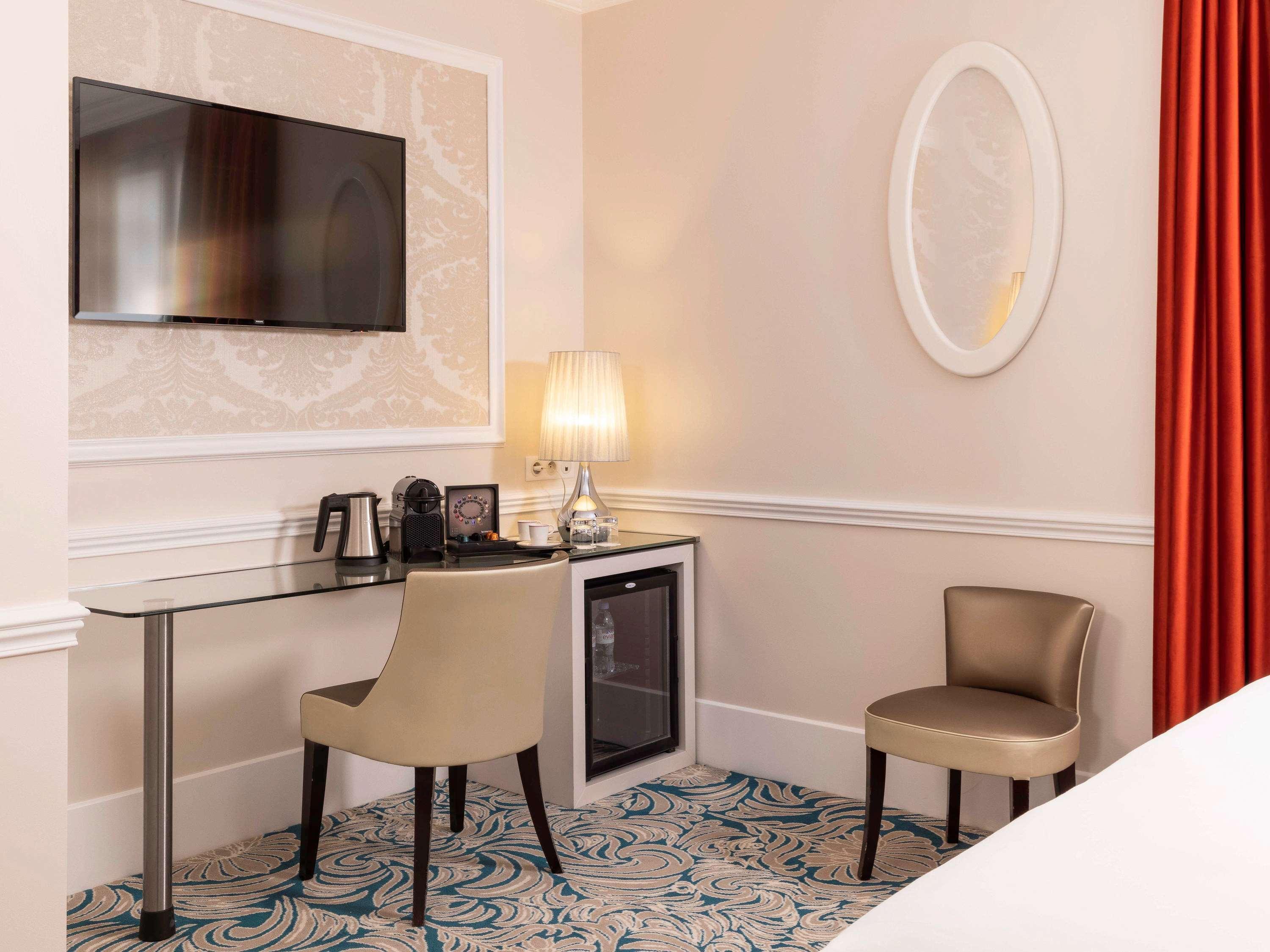 Hotel Mercure La Sorbonne Saint-Germain-Des-Pres Paris Bagian luar foto
