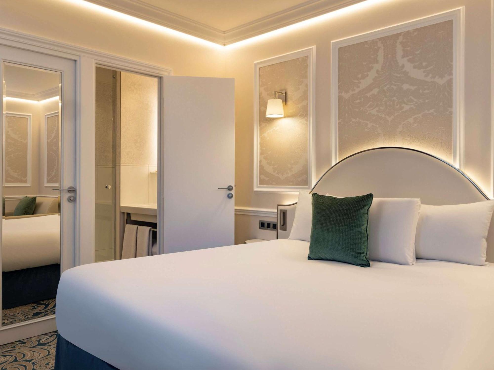 Hotel Mercure La Sorbonne Saint-Germain-Des-Pres Paris Bagian luar foto